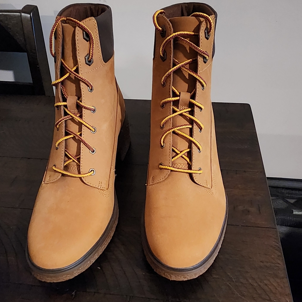 Timberland Women's Brown Ankle Boots - Picture 2 of 3
